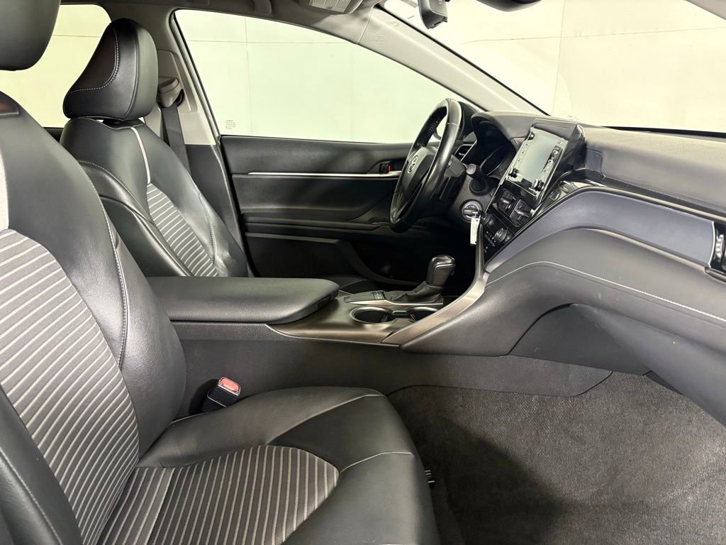 Used 2023 Toyota Camry SE FWD image 14