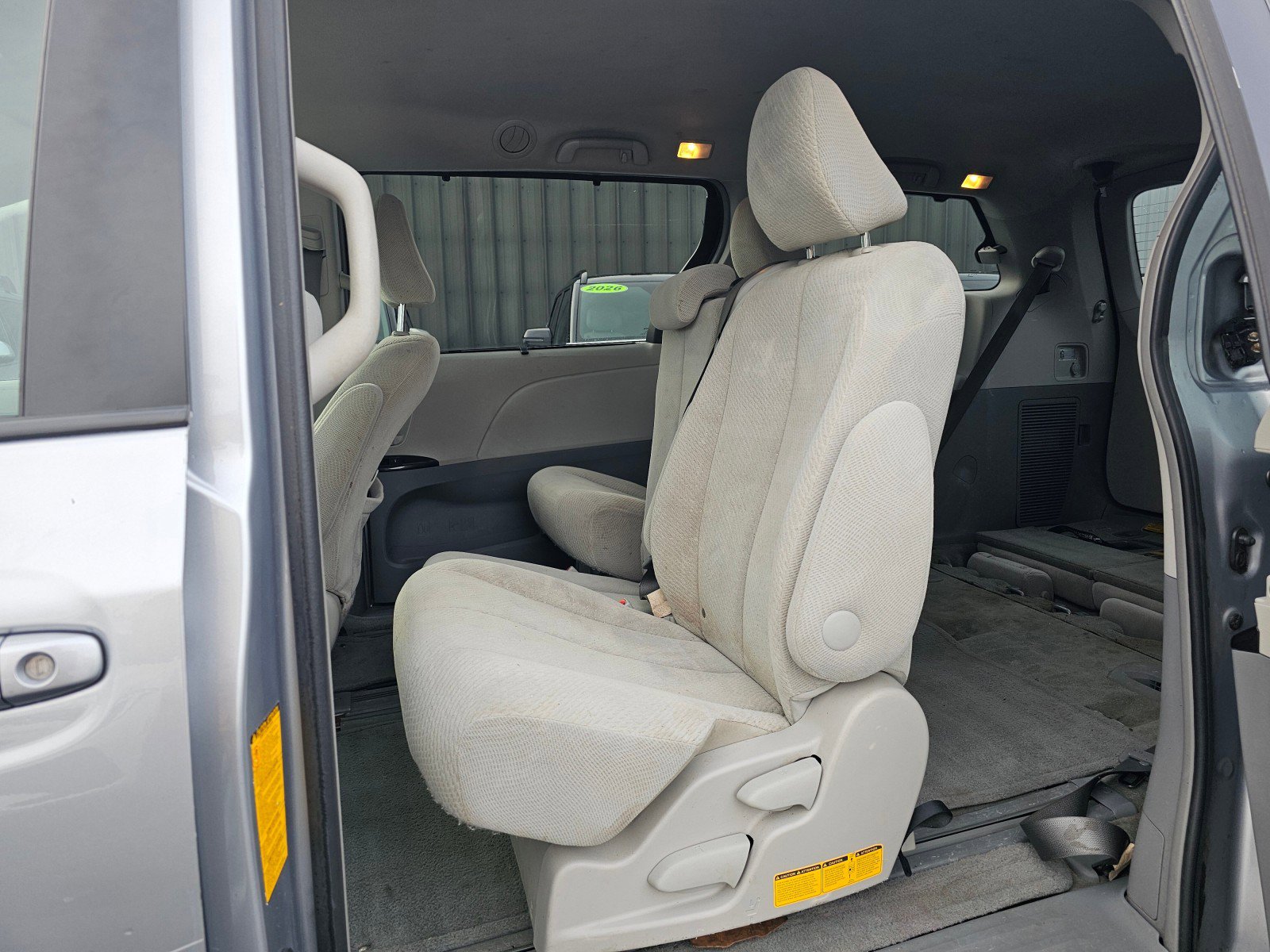 Used 2014 Toyota Sienna LE image 17