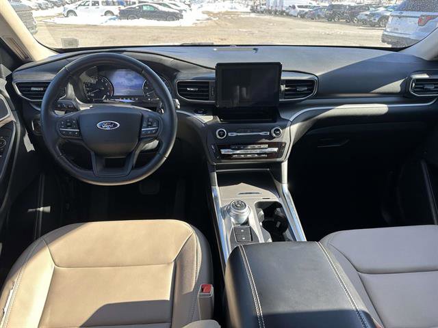 Used 2020 Ford Explorer XLT w/ Equipment Group 202A image 12