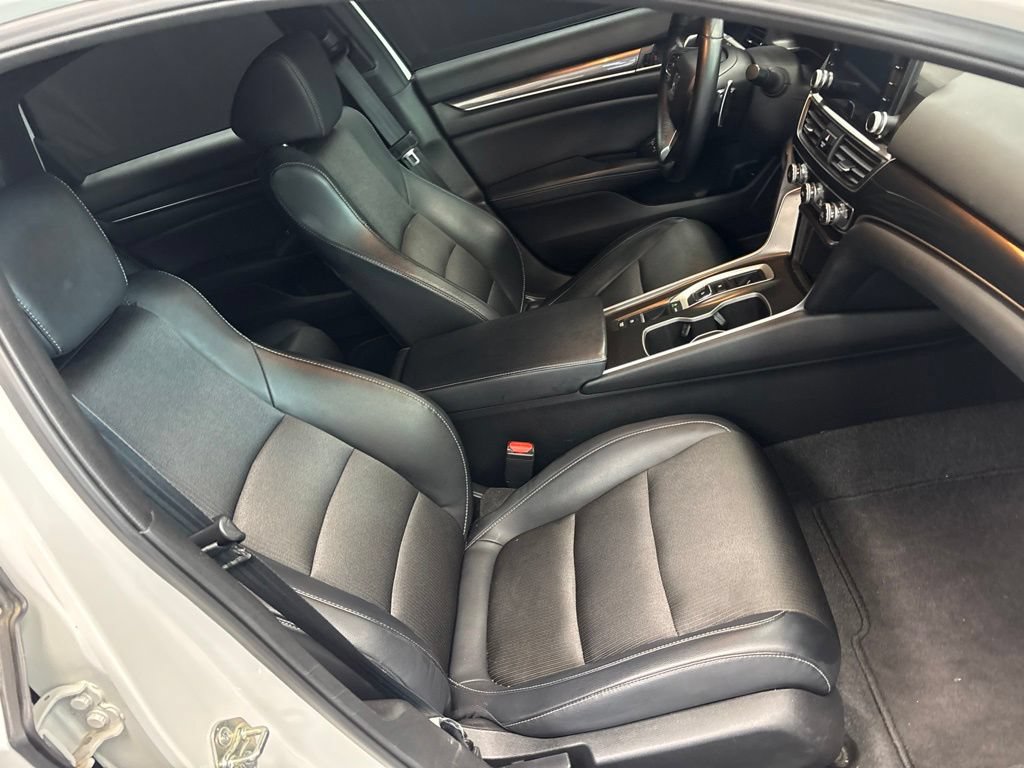 Used 2018 Honda Accord Sport image 11