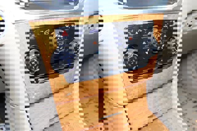 Used 2014 Chrysler 300 C w/ Light Group image 23