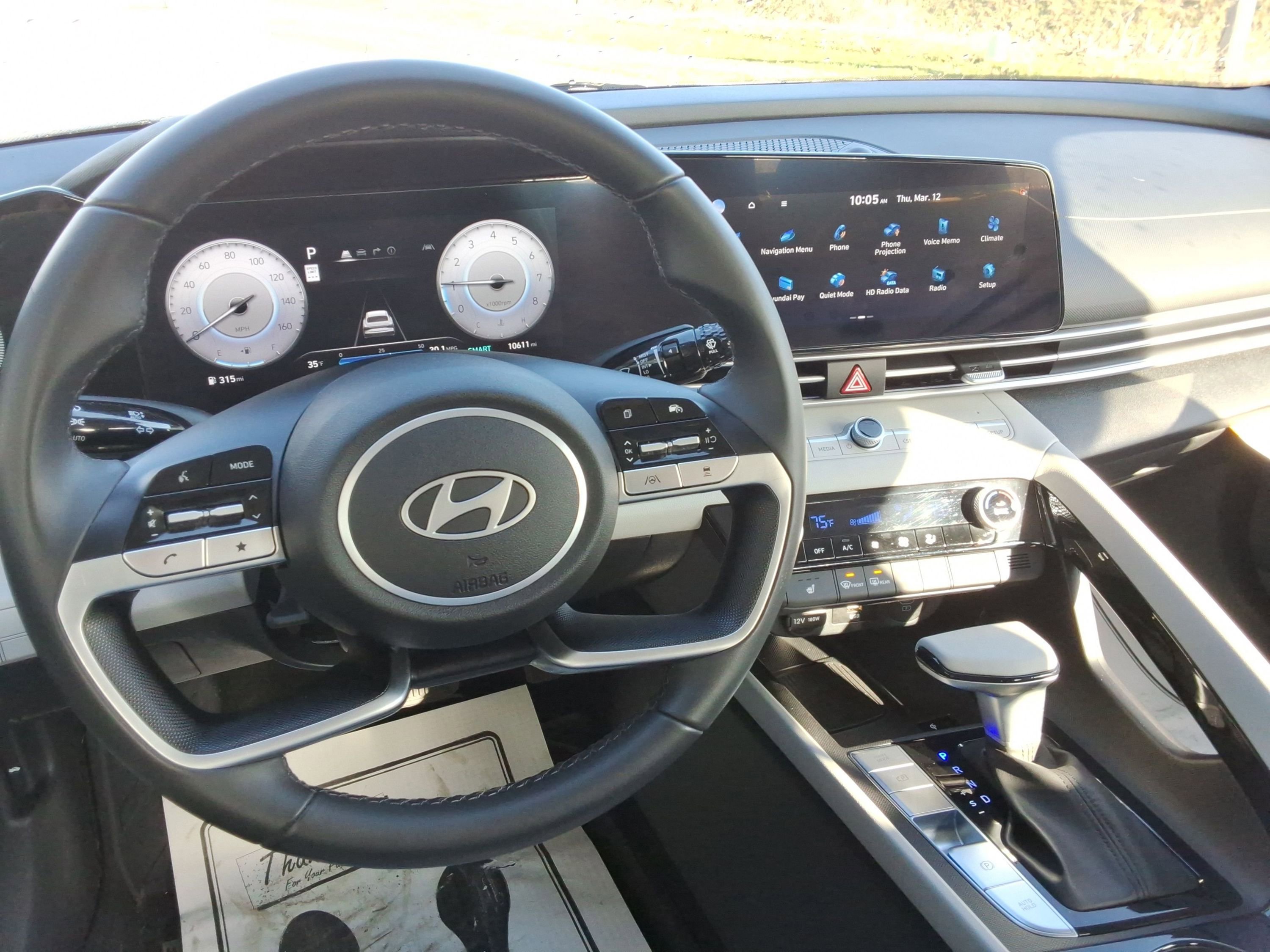 Used 2025 Hyundai Elantra Limited image 12