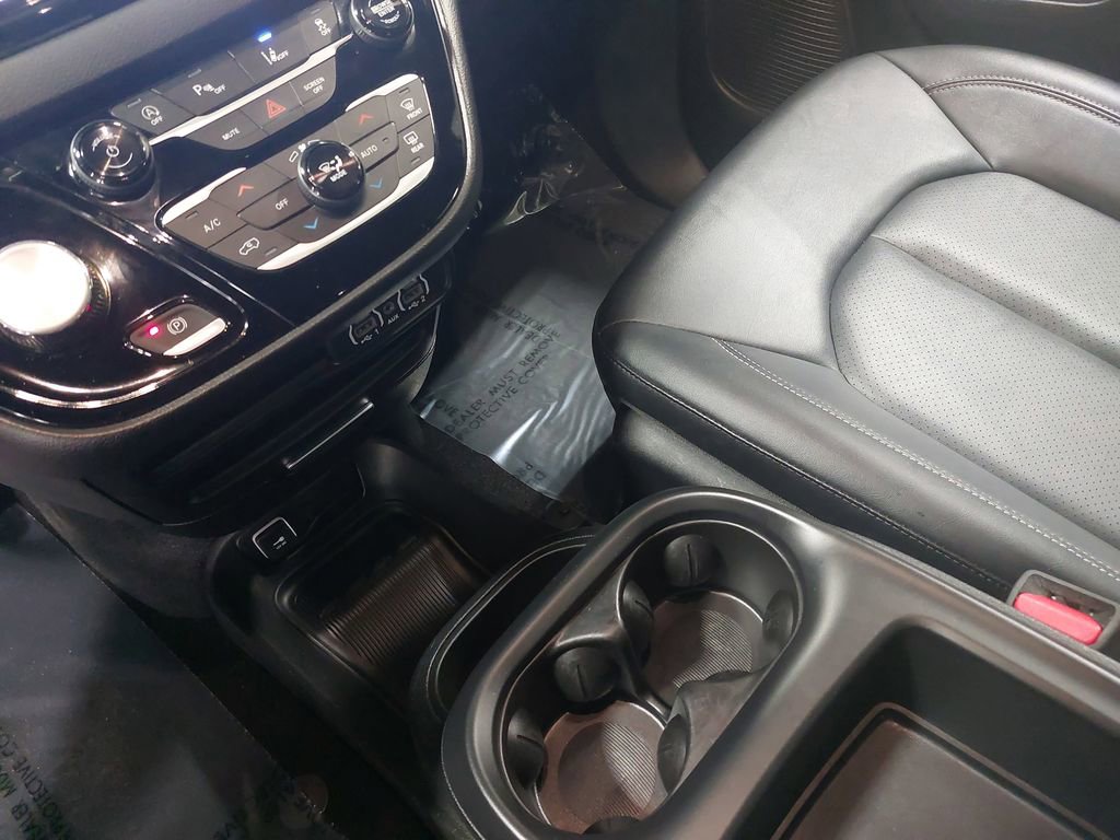 Used 2025 Chrysler Pacifica Select FWD image 23