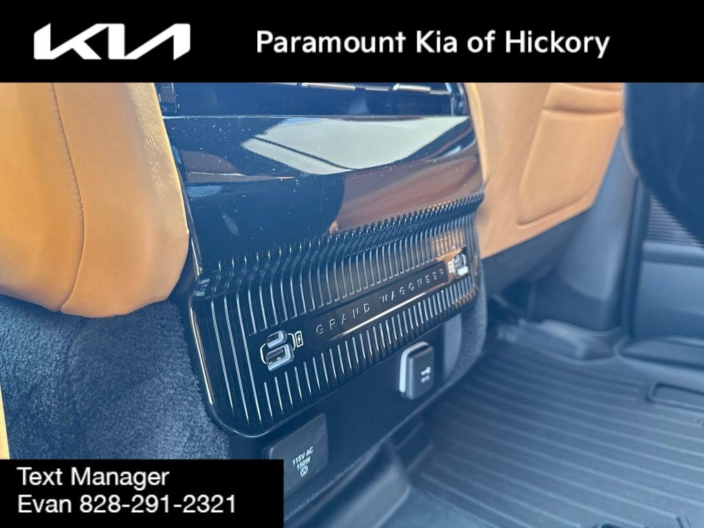 Used 2022 Jeep Grand Wagoneer Series III AWD/4WD image 21