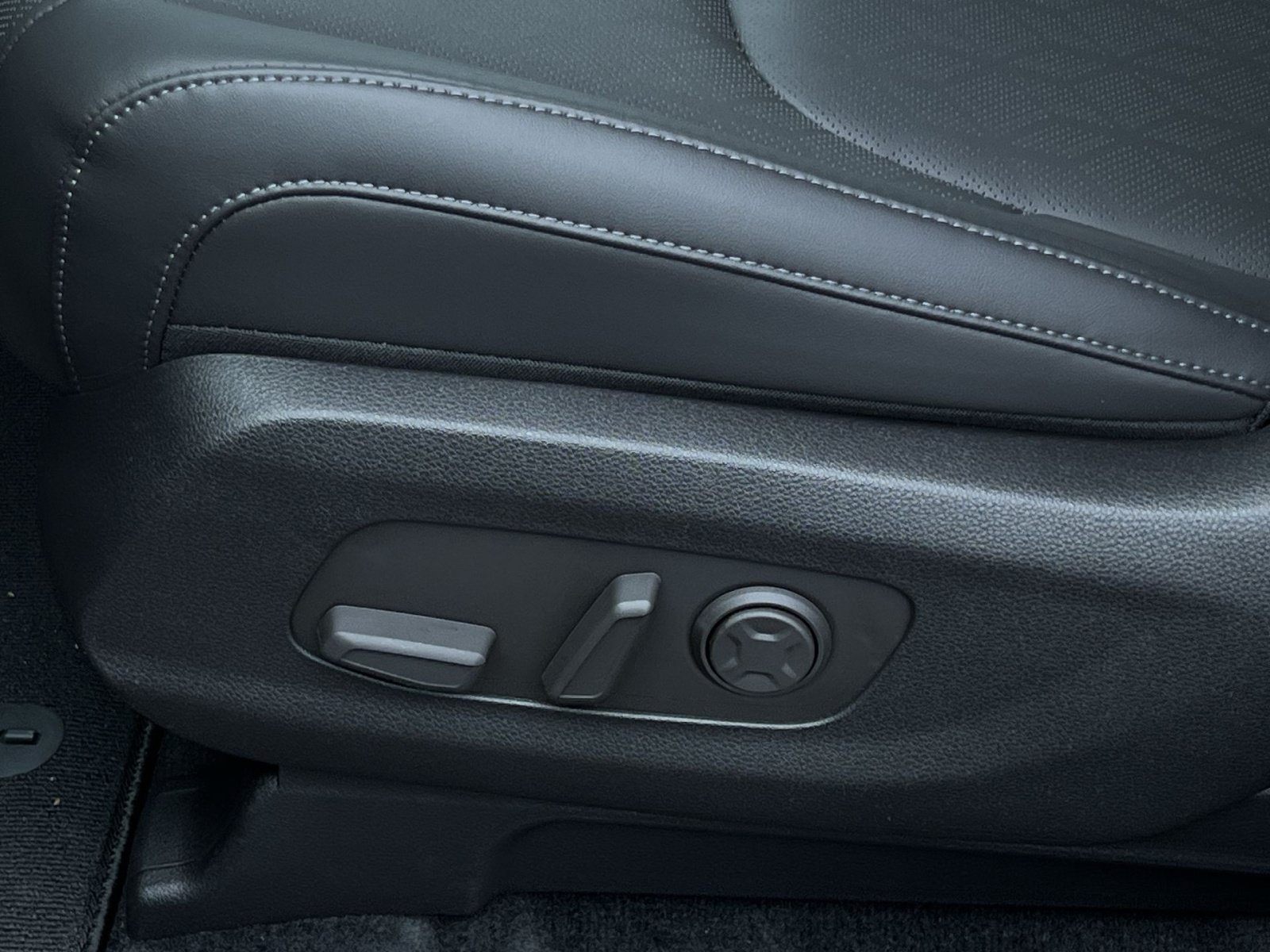 New 2026 Kia Carnival SX FWD image 19