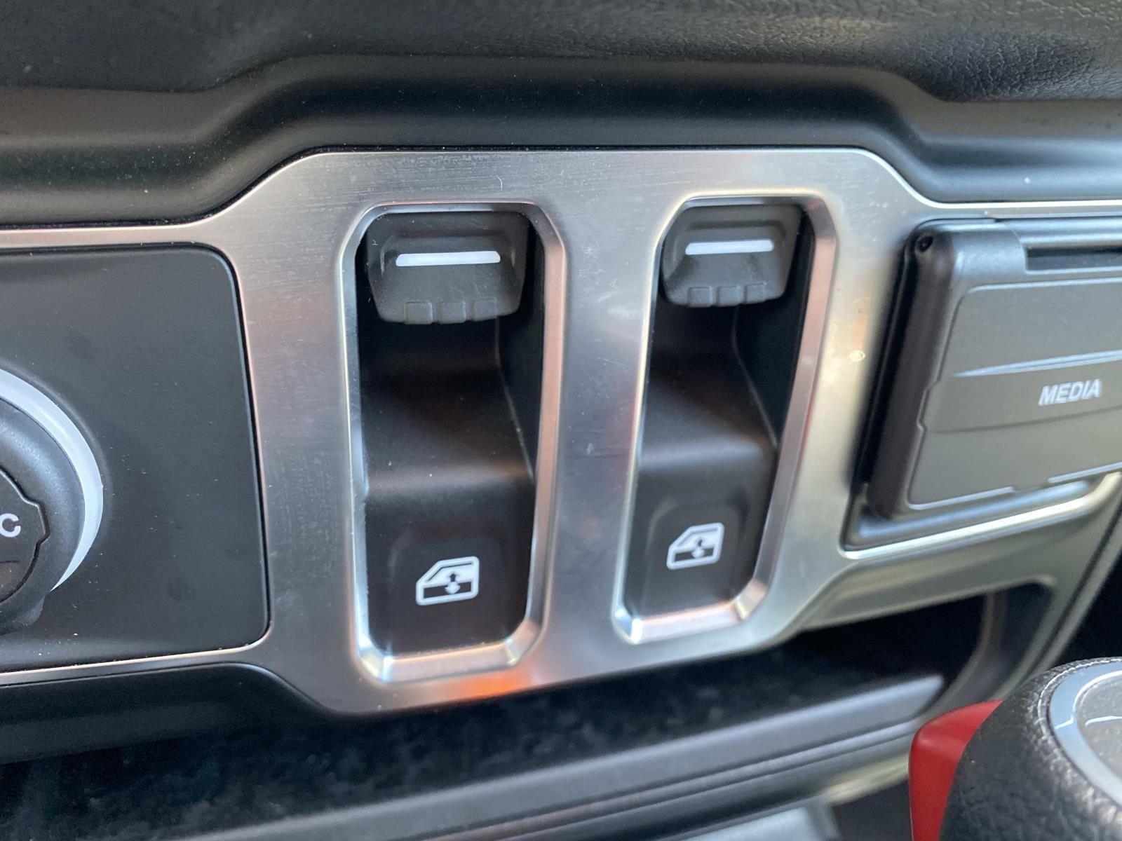 Used 2024 Jeep Wrangler Sport AWD/4WD image 30