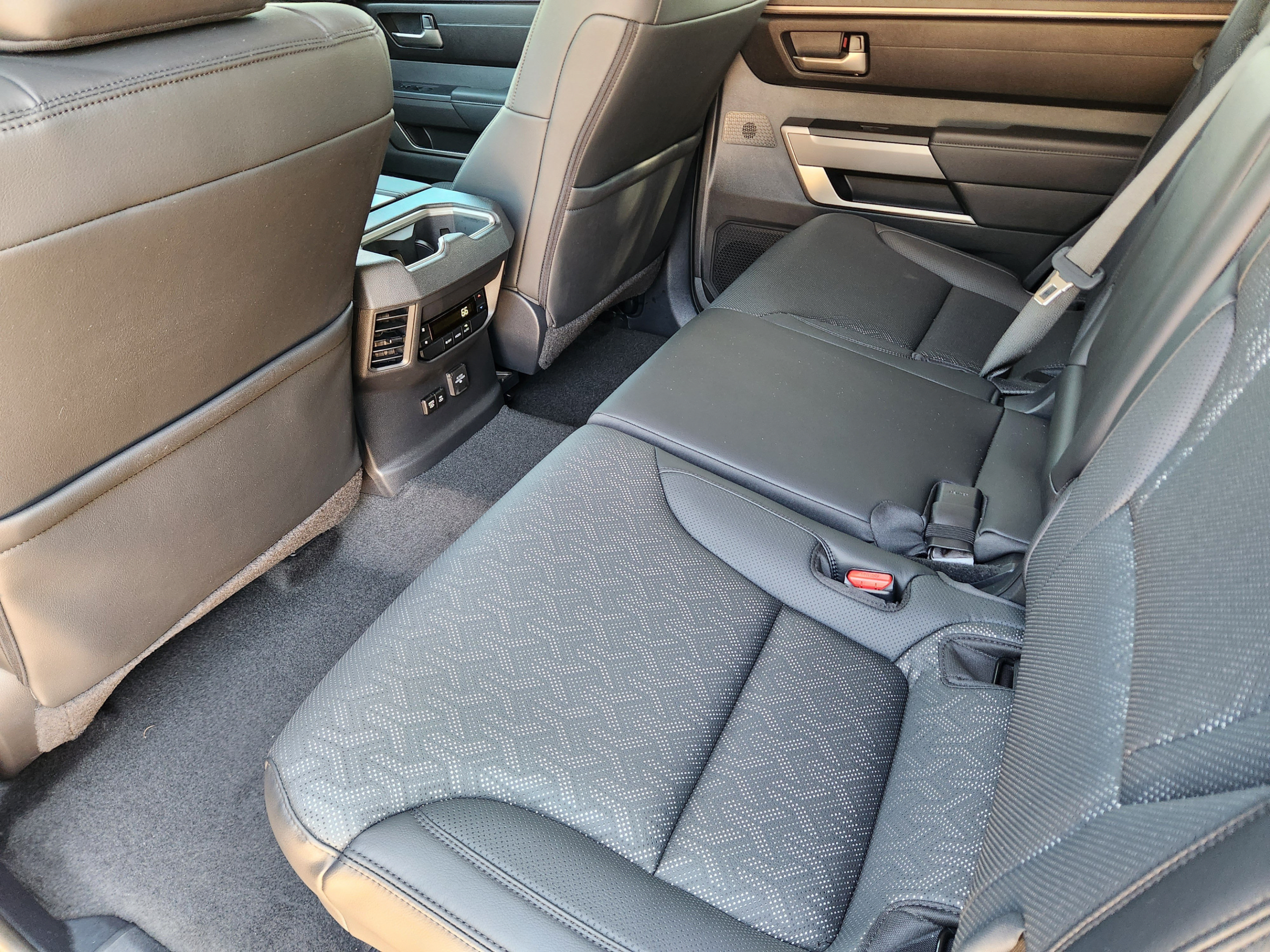 Used 2024 Toyota Sequoia SR5 w/ SR5 Premium Package AWD/4WD image 24
