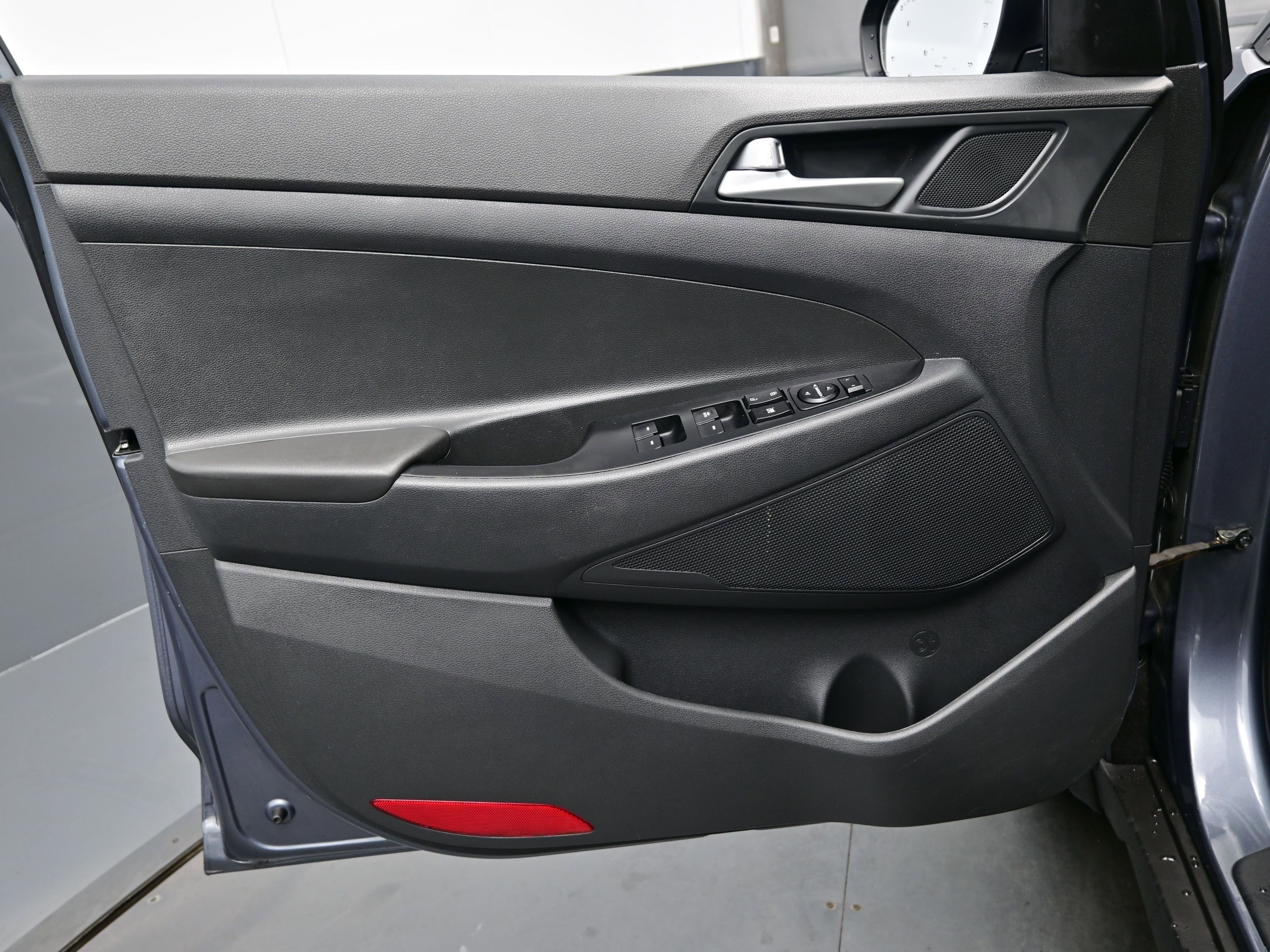 Certified 2021 Hyundai Tucson Value w/ Winter Weather Package image 9