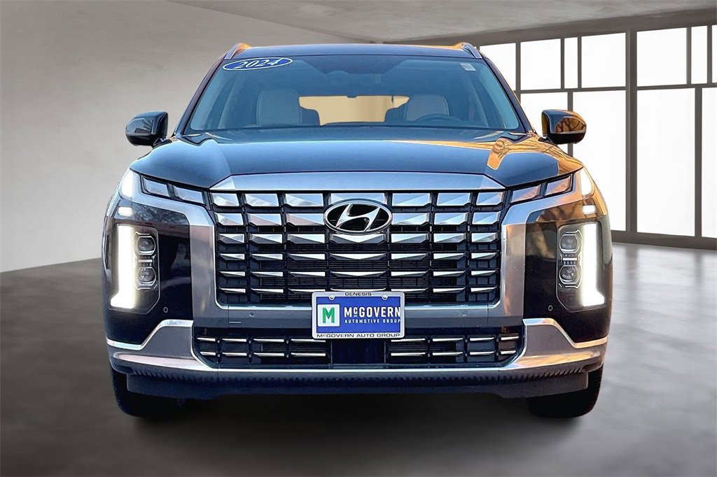 Used 2024 Hyundai Palisade Calligraphy image 2