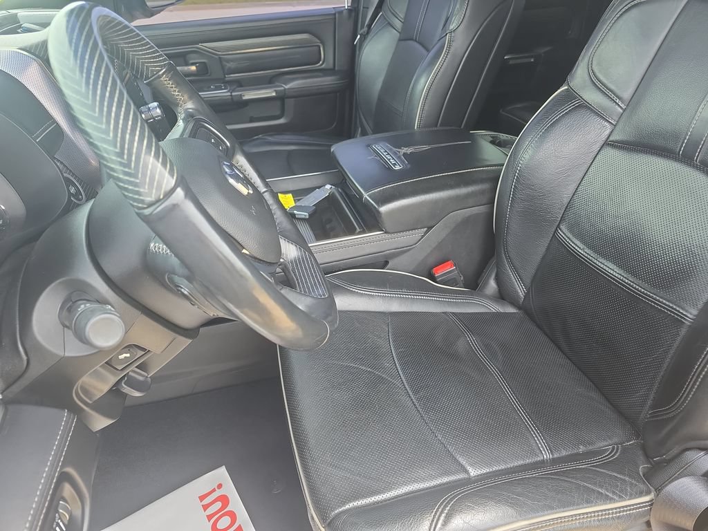 Used 2020 RAM 2500 Limited w/ Black Appearance Package AWD/4WD image 15