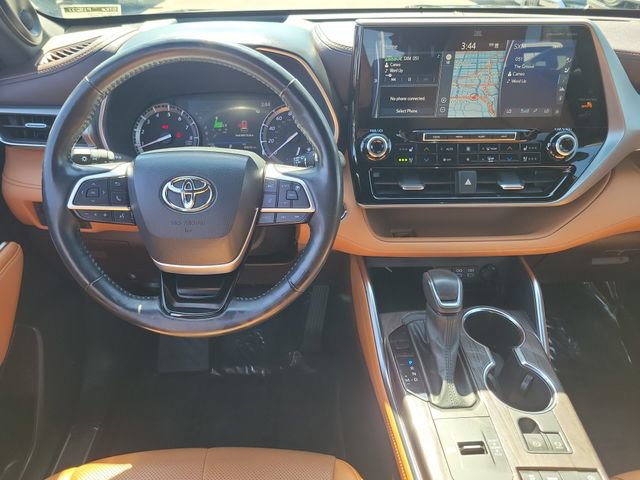 Used 2022 Toyota Highlander Platinum FWD image 4