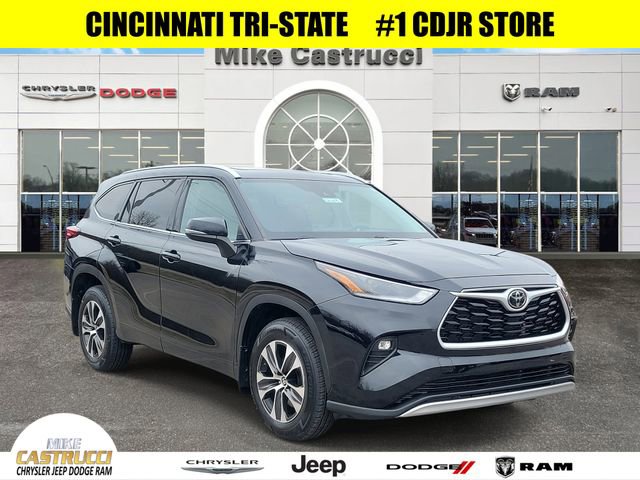 Used 2021 Toyota Highlander XLE image 1