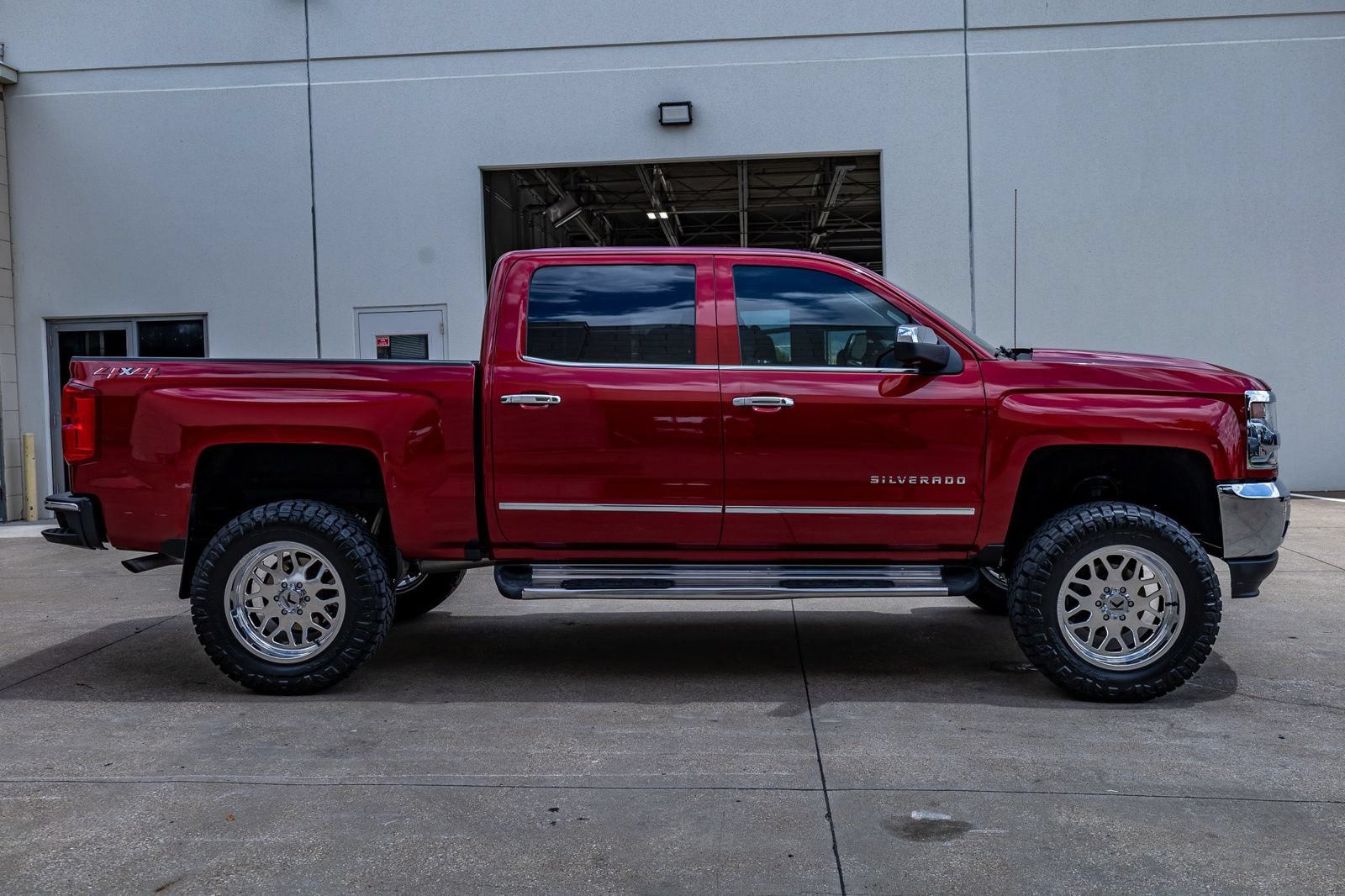 Used 2018 Chevrolet Silverado 1500 LTZ w/ Sport Package AWD/4WD image 11