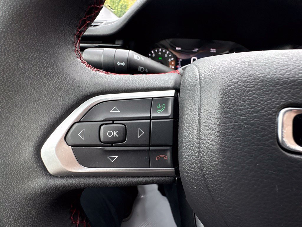 Used 2025 Jeep Compass Trailhawk AWD/4WD image 26
