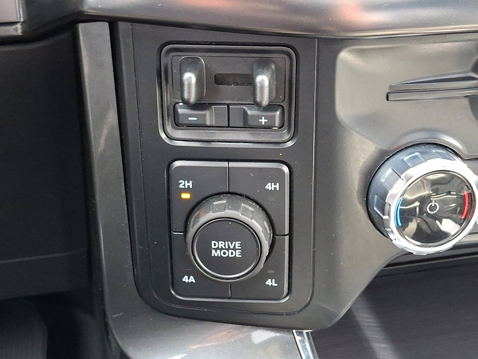 Certified 2023 Ford F150 Lariat w/ Equipment Group 502A High image 30