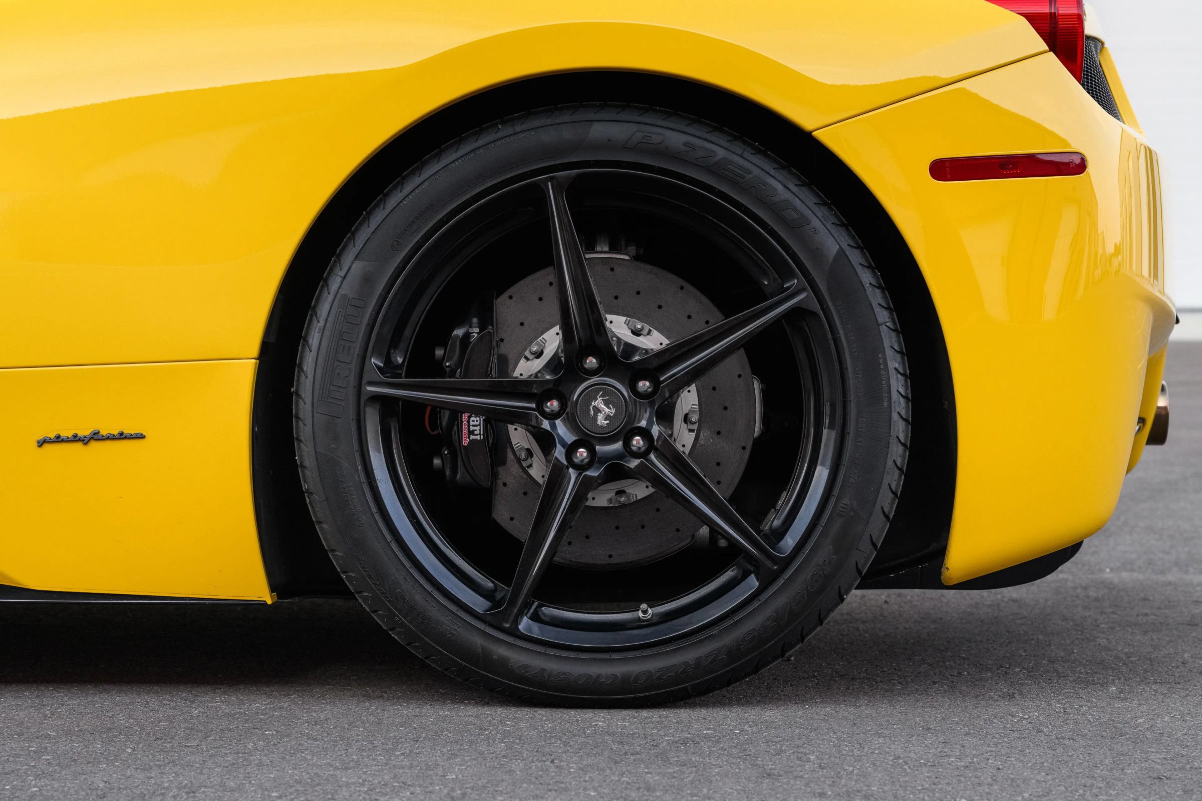 Used 2010 Ferrari 458 Italia Coupe RWD image 12