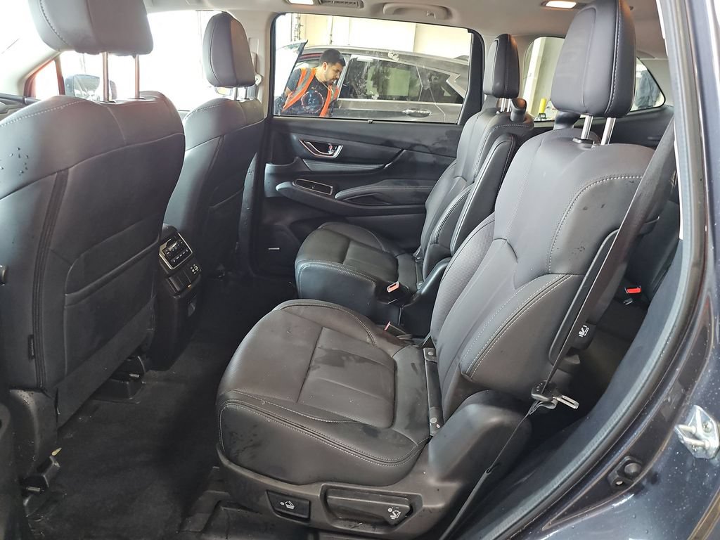 Used 2023 Subaru Ascent Limited w/ Technology Package AWD/4WD image 4