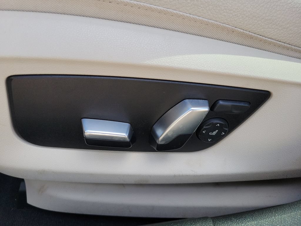 Used 2018 BMW 530i w/ Premium Package RWD image 24