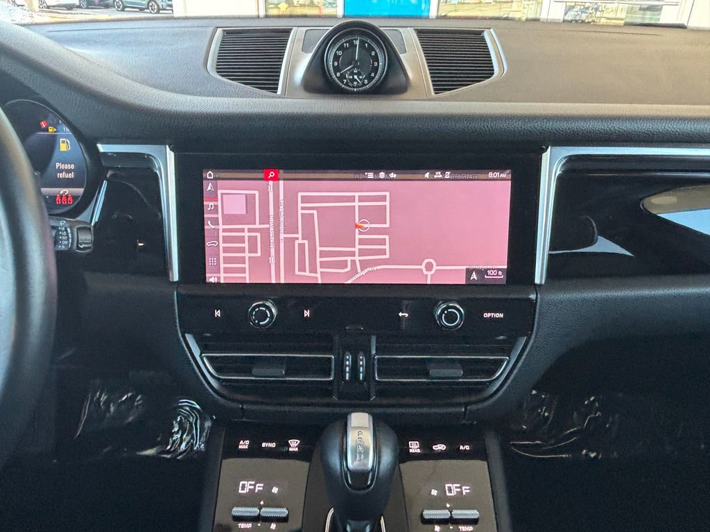 Used 2023 Porsche Macan image 12