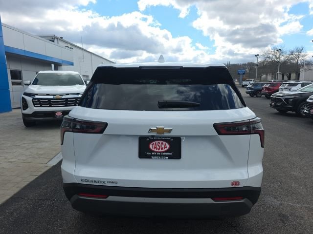 New 2026 Chevrolet Equinox LT w/ Convenience Package II image 3