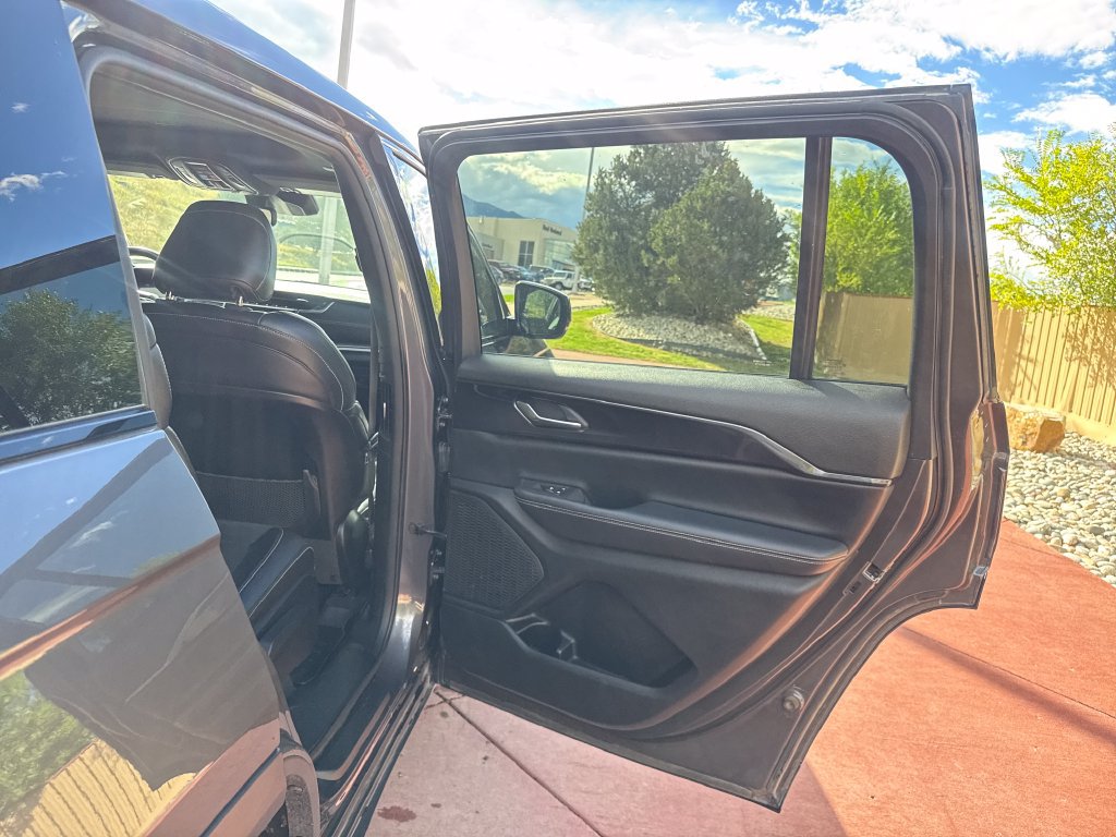 Used 2023 Jeep Grand Cherokee L Laredo AWD/4WD image 24