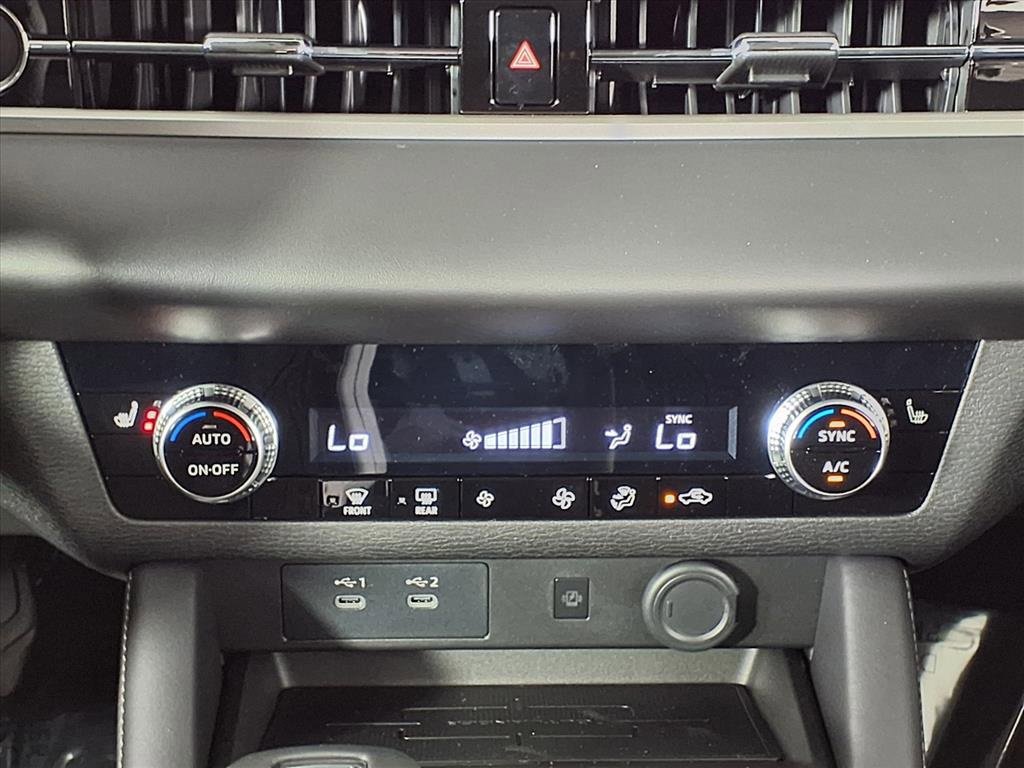 New 2025 Mitsubishi Outlander SE image 17