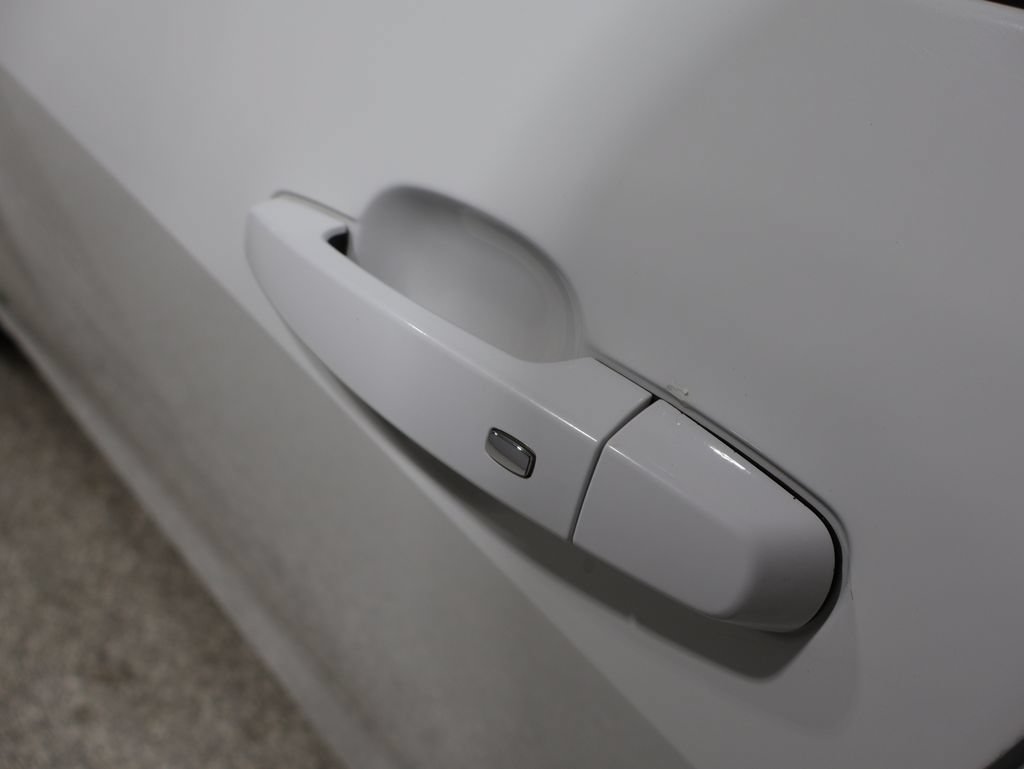 Used 2018 Chevrolet Malibu LT FWD image 9