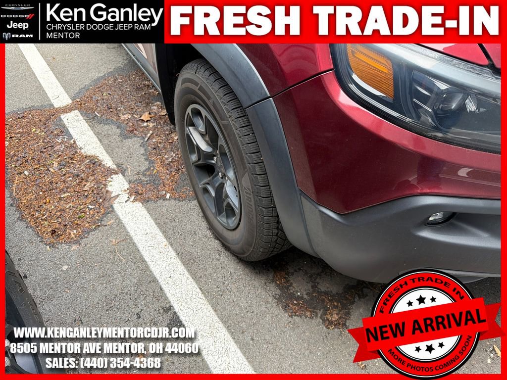 Used 2019 Jeep Cherokee Trailhawk w/ Cold Weather Group AWD/4WD image 11