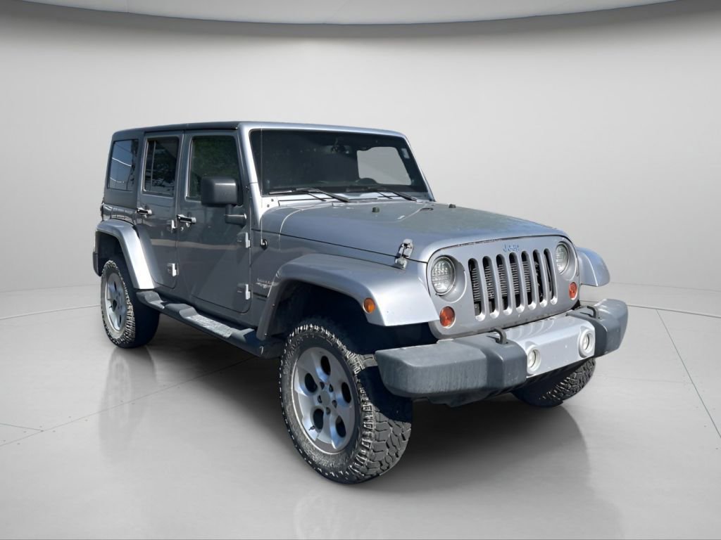 Used 2013 Jeep Wrangler Unlimited Sahara AWD/4WD image 2
