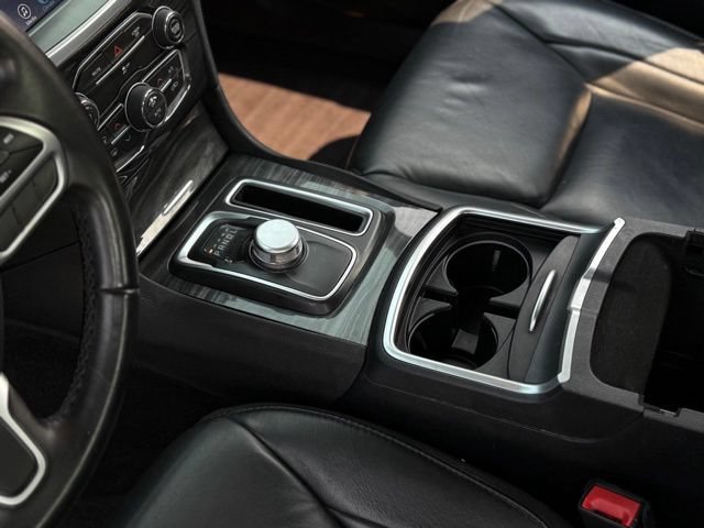 Used 2017 Chrysler 300 Touring w/ Value Package RWD image 27