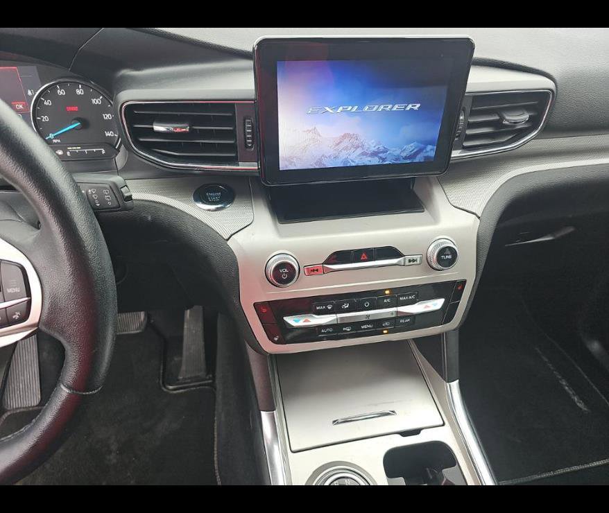 Used 2023 Ford Explorer XLT w/ Equipment Group 202A image 5