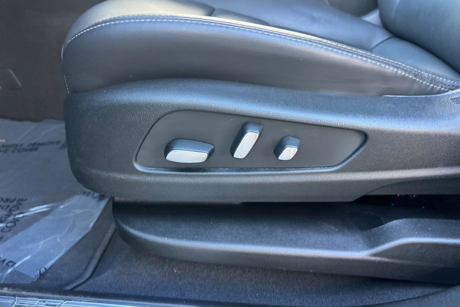 Used 2025 Cadillac XT5 Premium Luxury image 12