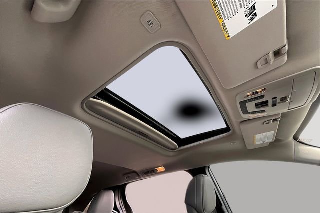 Used 2025 Toyota Sienna XLE image 20