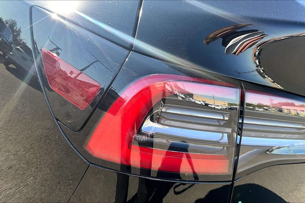 Used 2021 Tesla Model Y Long Range AWD/4WD image 30