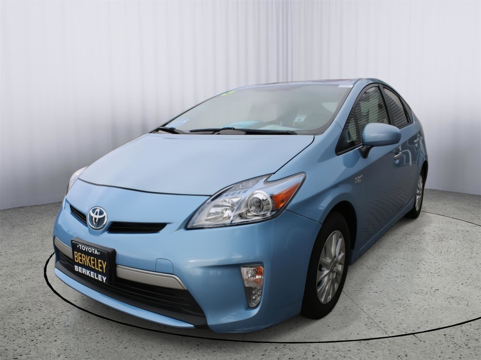 Used 2015 Toyota Prius Prime Advanced image 4