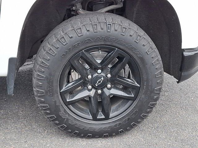 Used 2022 Chevrolet Silverado 1500 LT Trail Boss w/ Convenience Package II AWD/4WD image 11