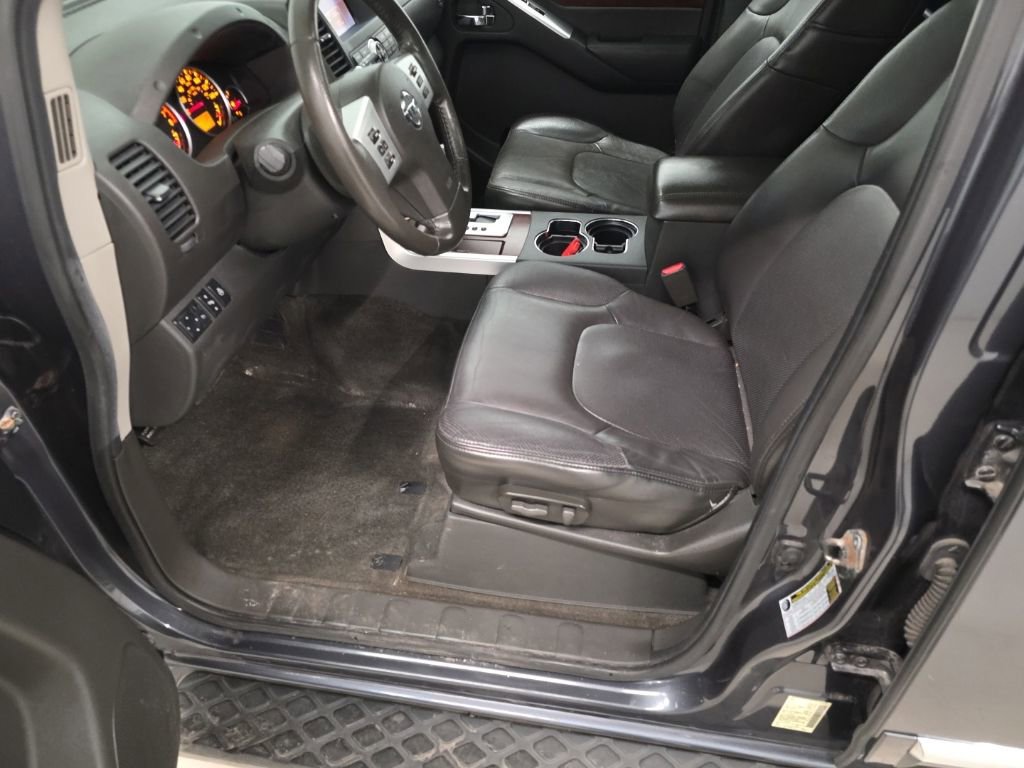 Used 2012 Nissan Pathfinder LE AWD/4WD image 10