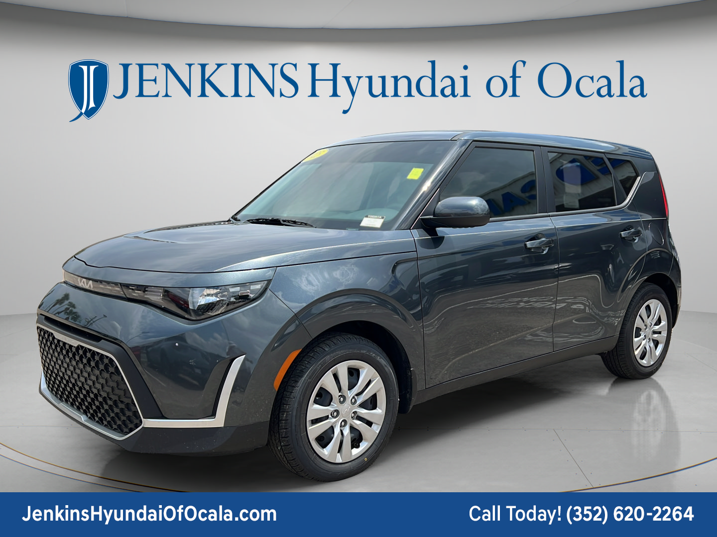 Used 2025 Kia Soul LX FWD image 7