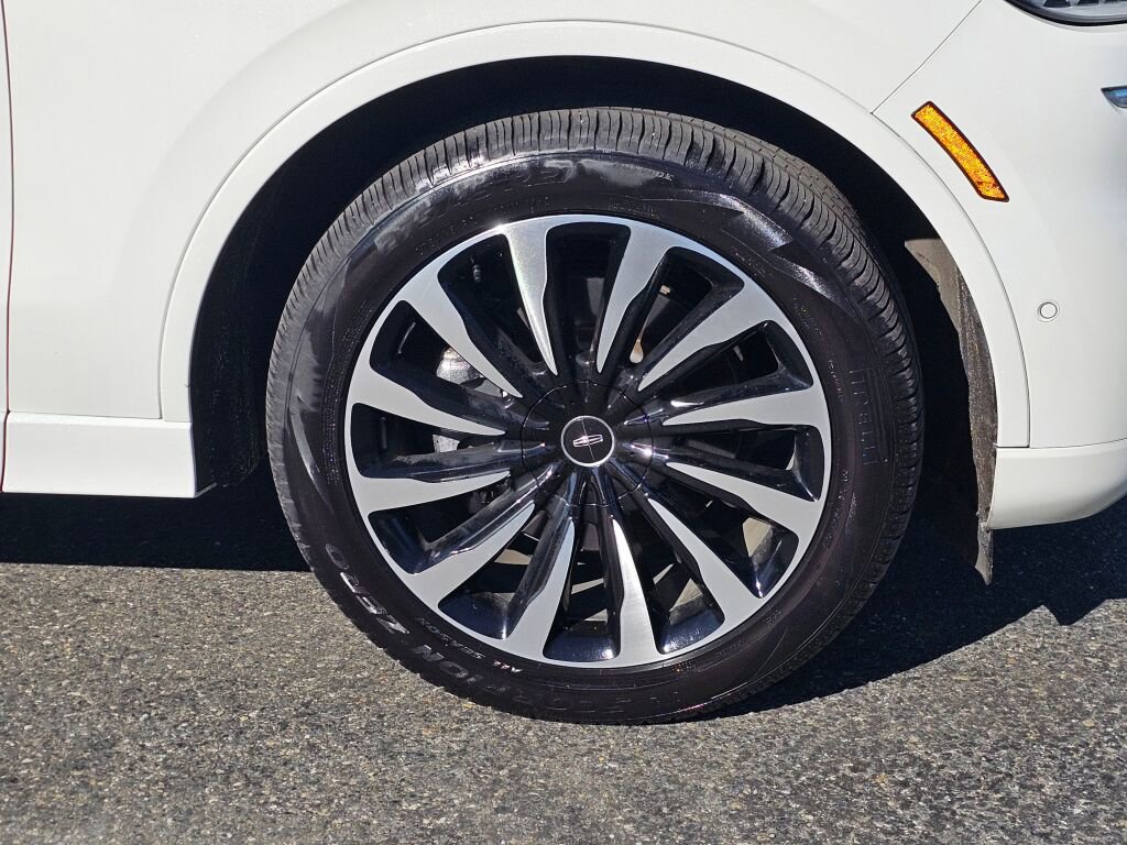 Used 2023 Lincoln Aviator Black Label Grand Touring w/ Class IV Trailer Tow Package image 9