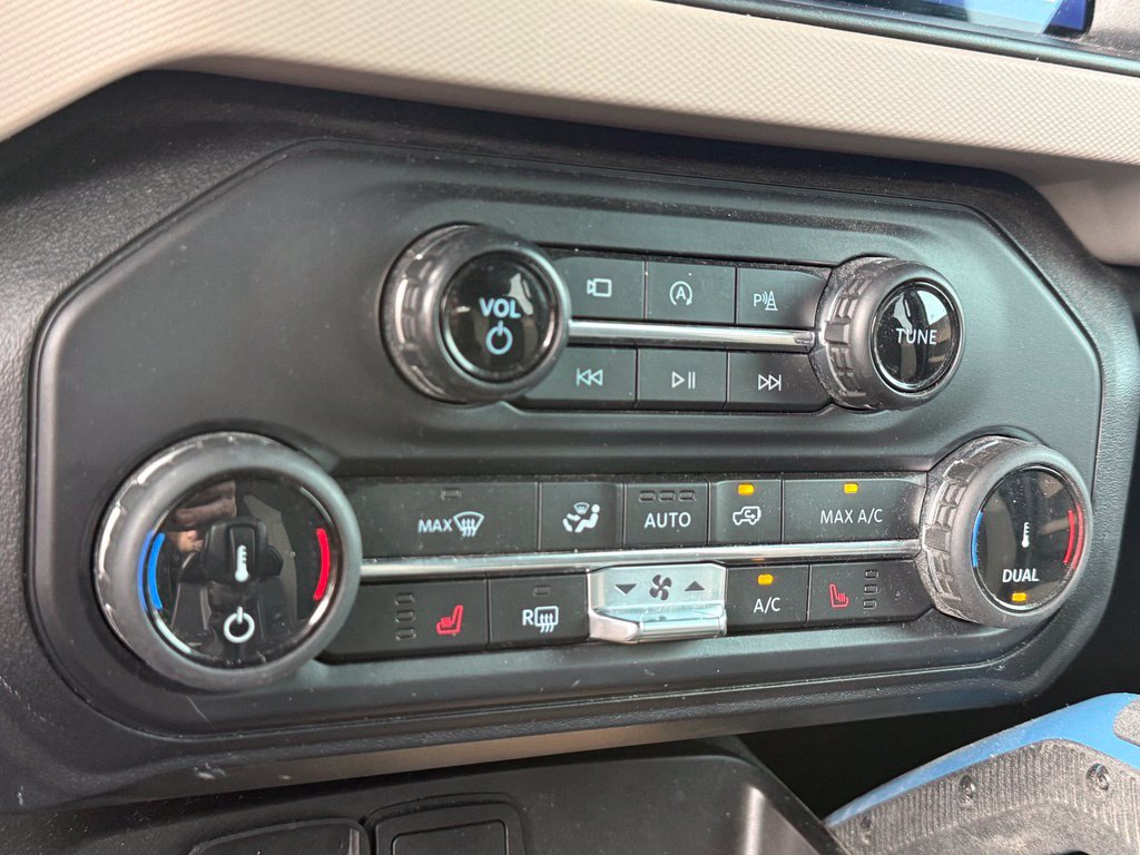 Used 2022 Ford Bronco Wildtrak AWD/4WD image 17
