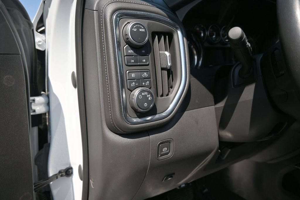 Used 2021 Chevrolet Silverado 1500 RST w/ Convenience Package II AWD/4WD image 37