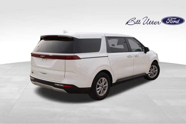 Used 2023 Kia Carnival LX image 5