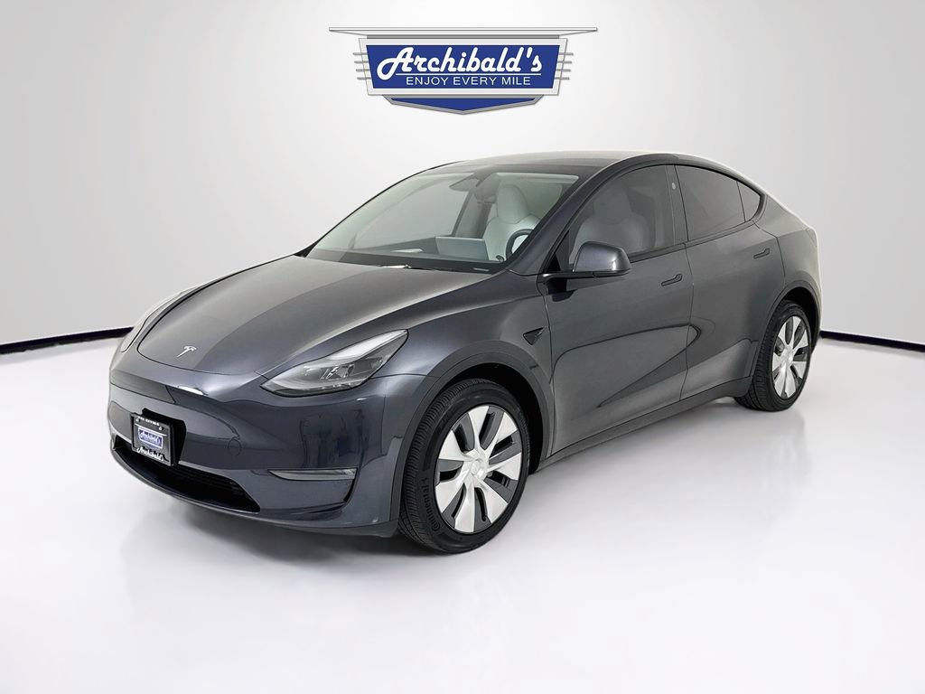 Used 2024 Tesla Model Y Long Range AWD/4WD image 3