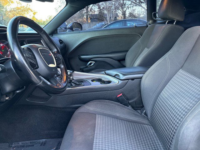 Used 2019 Dodge Challenger SXT image 10
