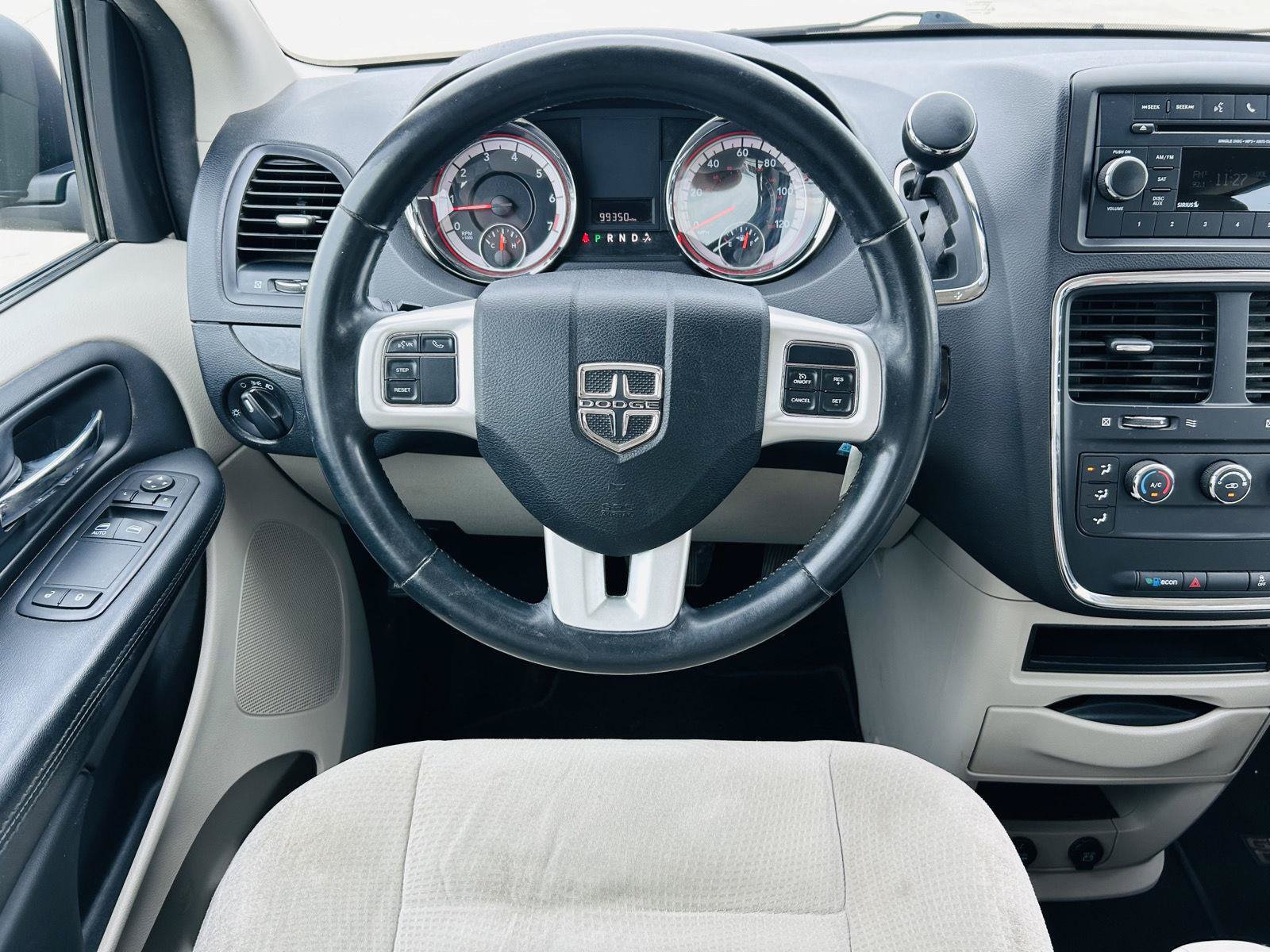 Used 2016 Dodge Grand Caravan American Value Package w/ UConnect Hands-Free Group FWD image 7
