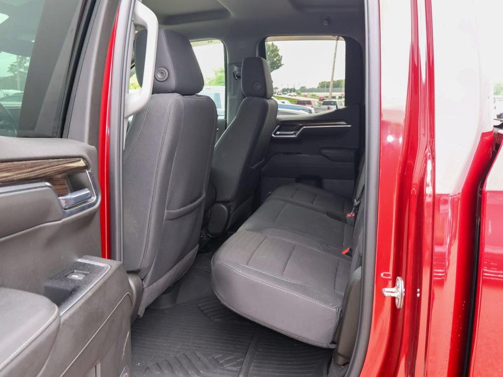 Used 2024 Chevrolet Silverado 1500 LT AWD/4WD image 11