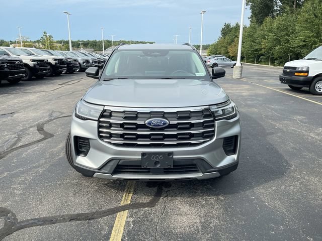 Used 2025 Ford Explorer Active AWD/4WD image 30