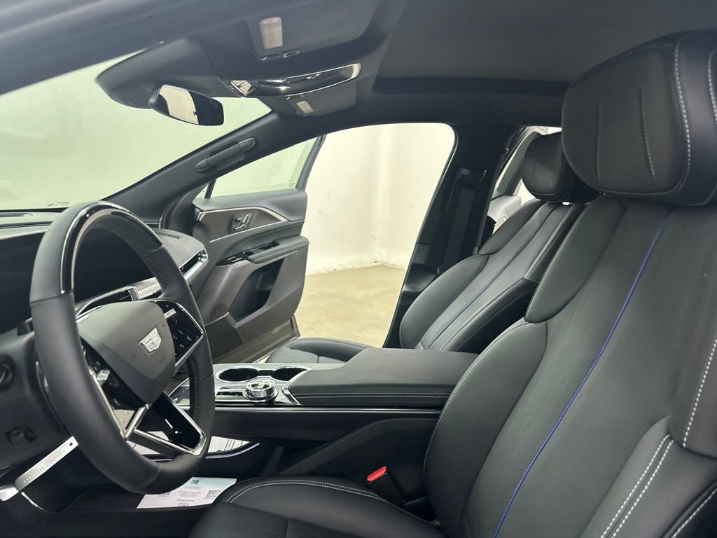 New 2026 Cadillac Lyriq Luxury AWD/4WD image 35