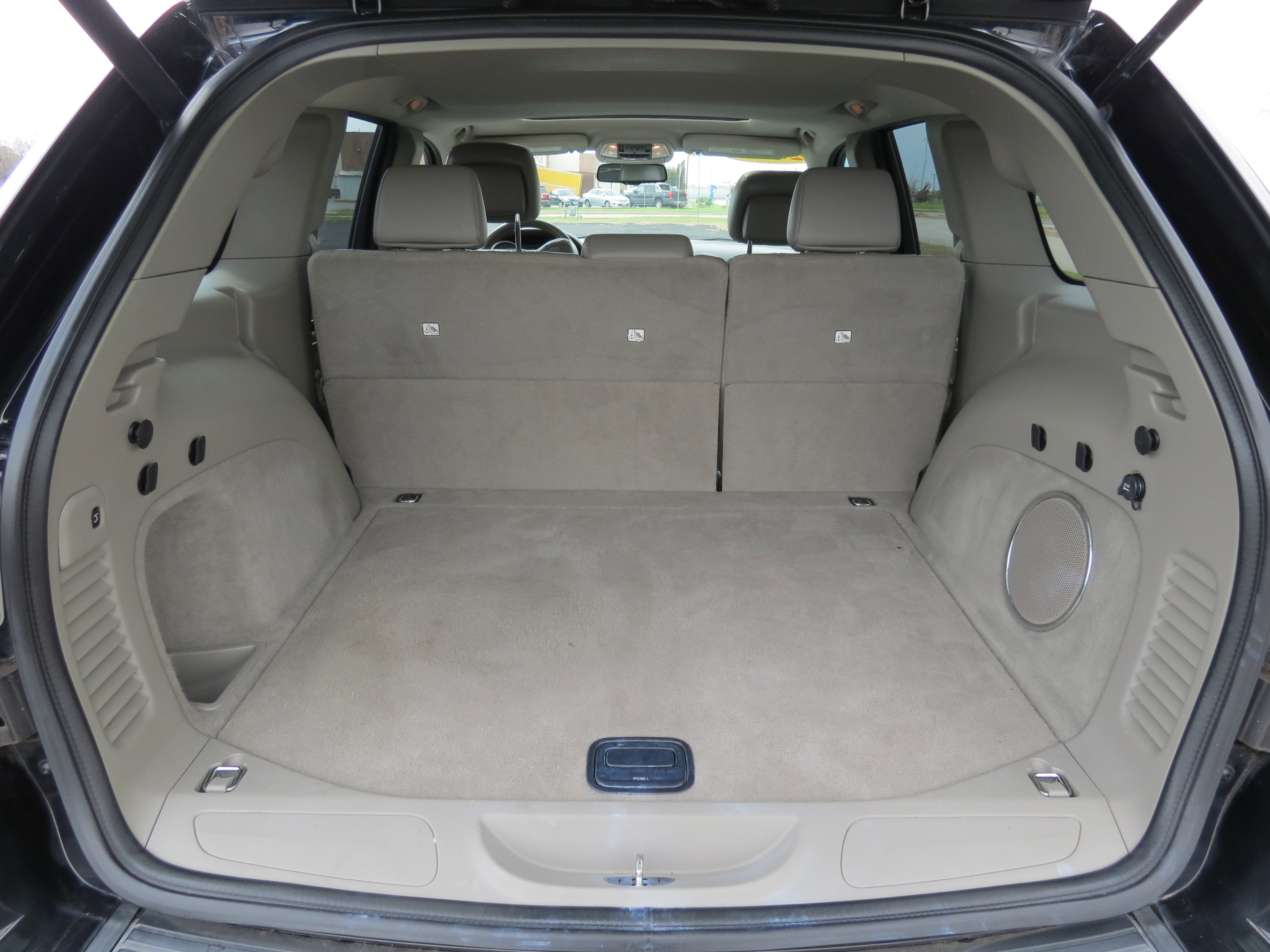 Used 2012 Jeep Grand Cherokee Laredo RWD image 37