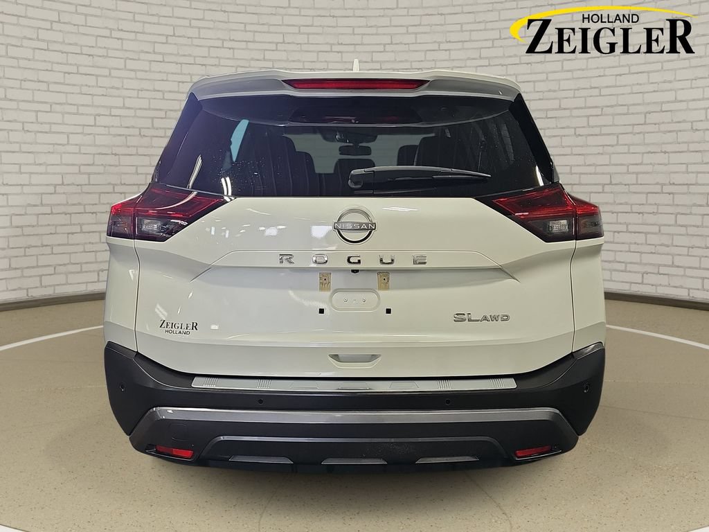 Used 2023 Nissan Rogue SL AWD/4WD image 6